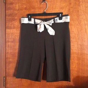 NWOT Tempted Hearts Juniors/womens dress/business shorts w/satin belt